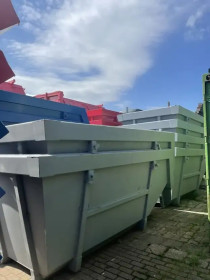 Diversen Containers 3m3 6m3 9m3 9m3 Gesloten/open in diversen kleuren Op VOORRAAD